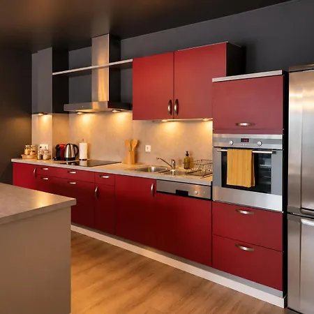 Beautiful With Free Parking Appartement *